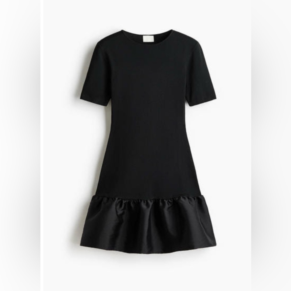 H&M - Women’s Black Short Sleeve Ruffle Hem Dress XL
